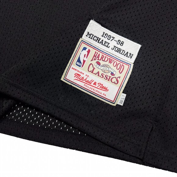 Chicago Bulls Michael Jordan No. 23 Black Jersey - Picture 4 of 6